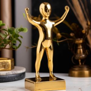 Скульптура из бронзы «Властелин мира»